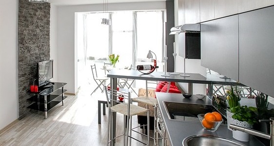 Cómo eliminar olores de cocina en apartamentos o estudios